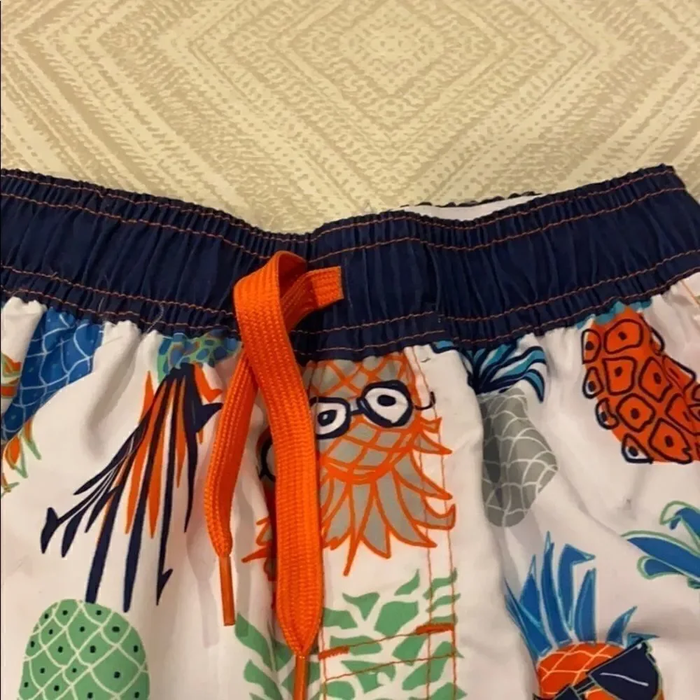 Wes and Willy Boys White Swim Trunks with a Pineapple Pattern, Size 4